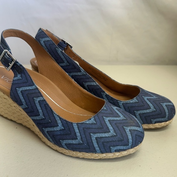 Vionic Coralina Chevron Blue Espadrille Wedge Slingback – Size 9.5W - Picture 3 of 8